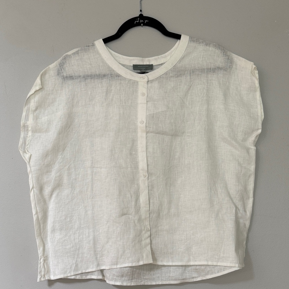 Lightweight White Linen Button-Front Women’s Top